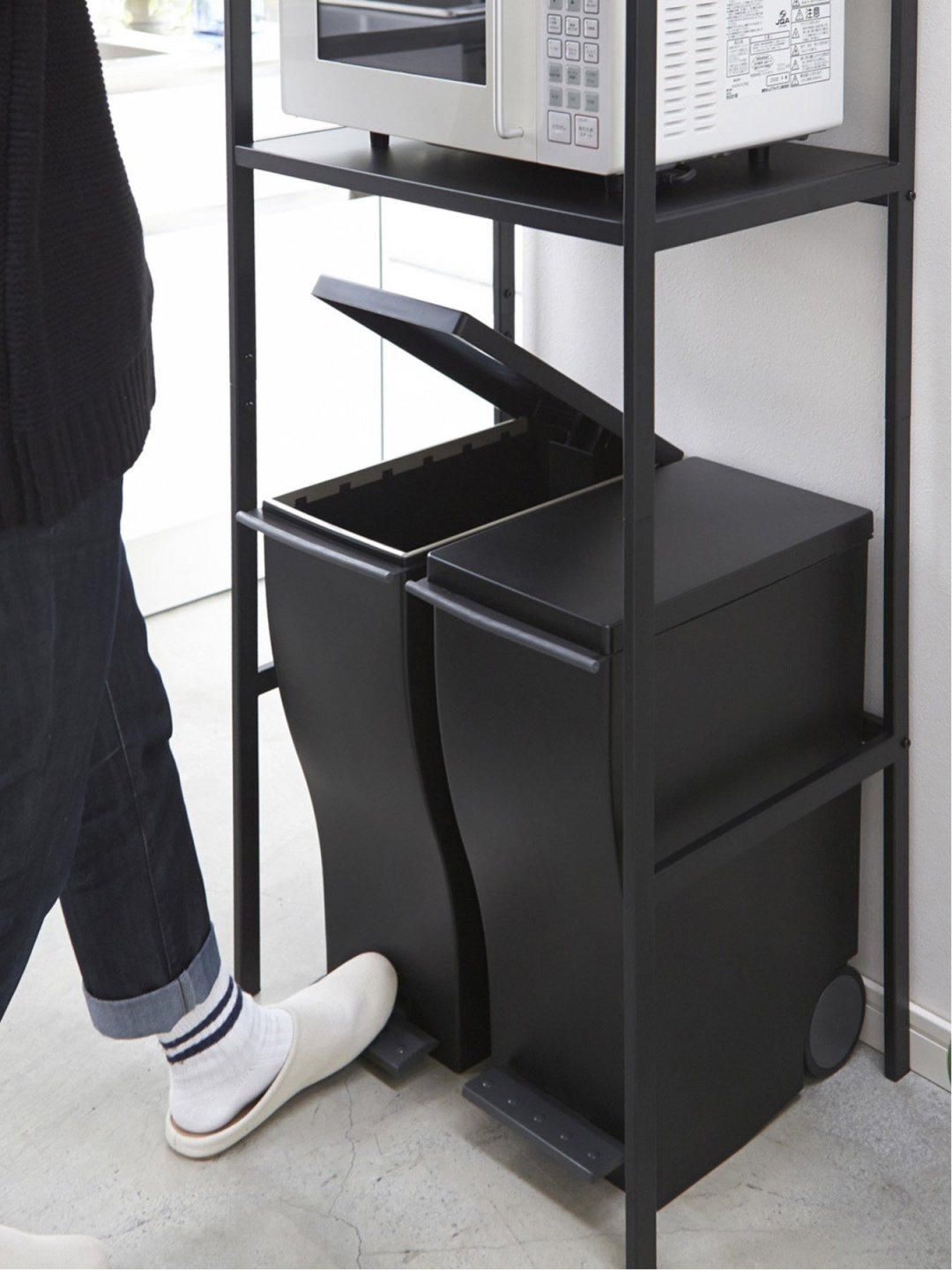 Tower ごみ箱上ラック Other 05黒 キッチン Taka Q Online Shop タカキューオンラインショップ 公式通販