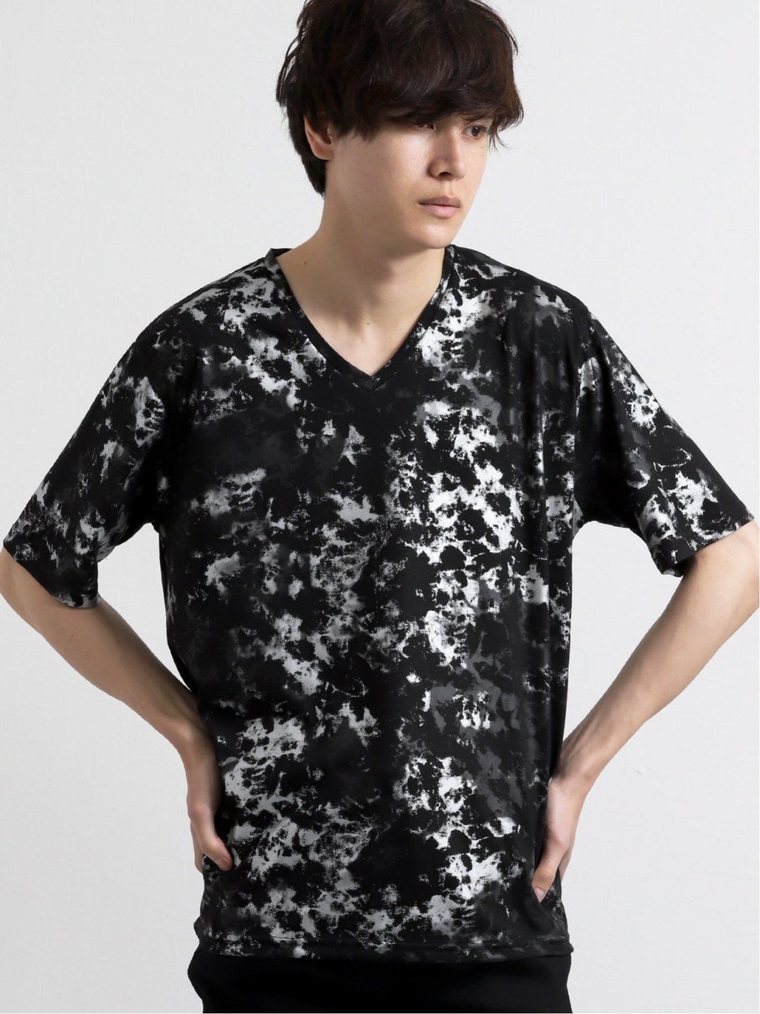 総柄箔プリントｖネック半袖ｔシャツ S 05黒 トップス Taka Q Online Shop タカキューオンラインショップ 公式通販